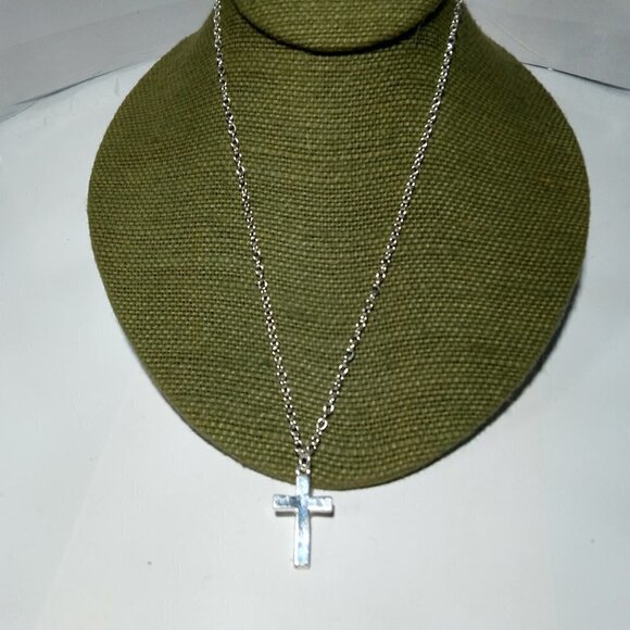 Women`s silver tone cross christian catholic neckl - Picture 1 of 4